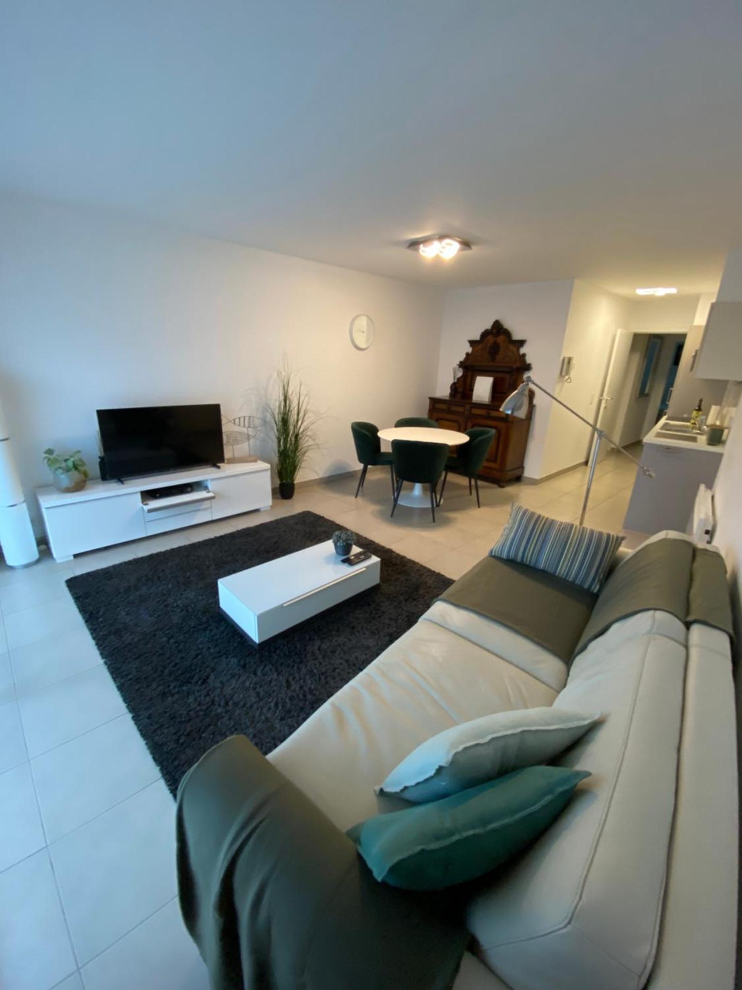 Gezellig Modern Appartement Met Optie Garagebox En In De Buurt Van Strand, Winkels En Restaurants Oostende Exterior foto